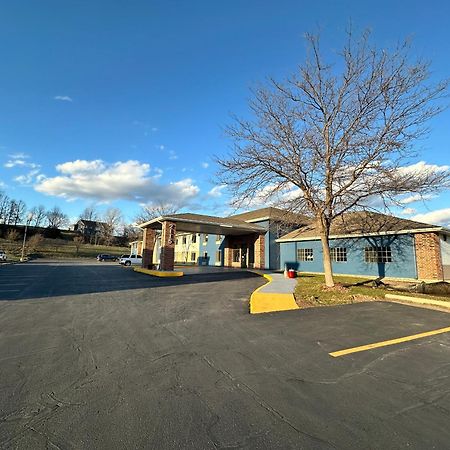 Americinn By Wyndham Reedsburg Exterior foto
