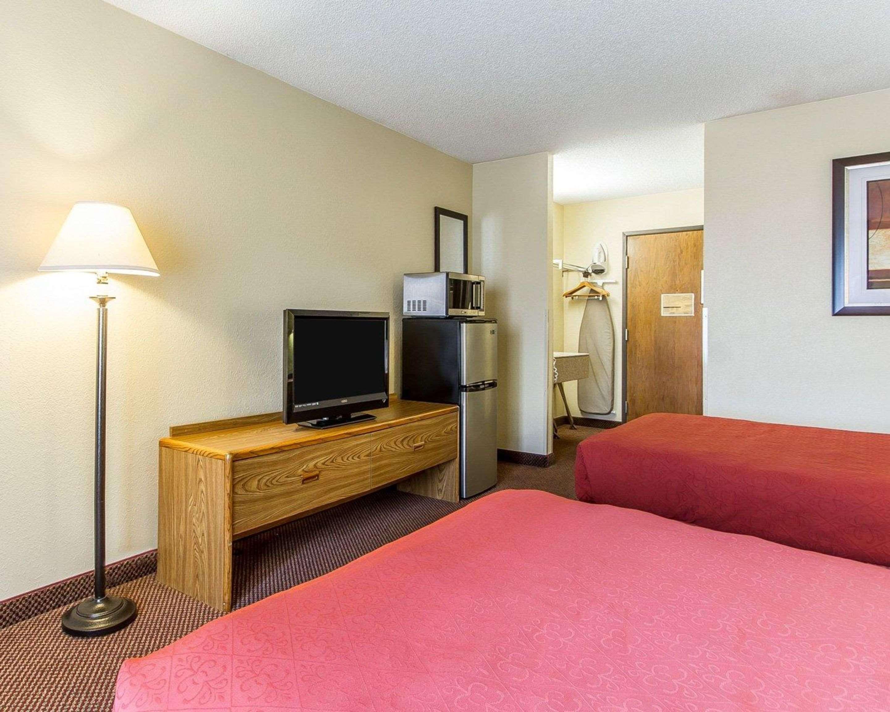 Americinn By Wyndham Reedsburg Exterior foto